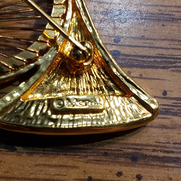 Vintage Monet Goldtone French Horn Brooch with cubic zirconias - Picture 3 of 4